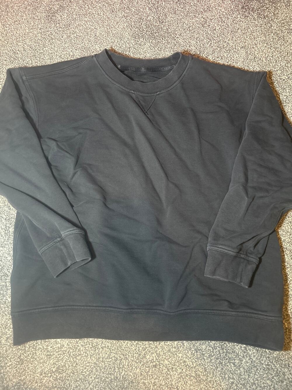 Men’s Lululemon black faded crew neck size medium
